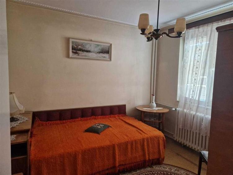 Apartament cu 3 camere decomandat în Doamna Ghica