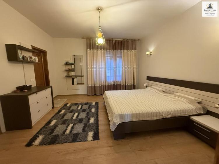 Apartament cu 10 camere, mobilat în Central
