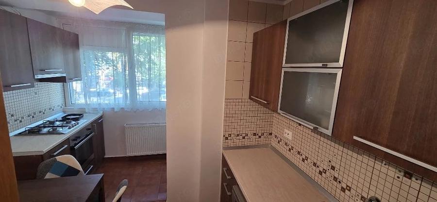 Apartament cu 3 camere semidecomandat în Muncii
