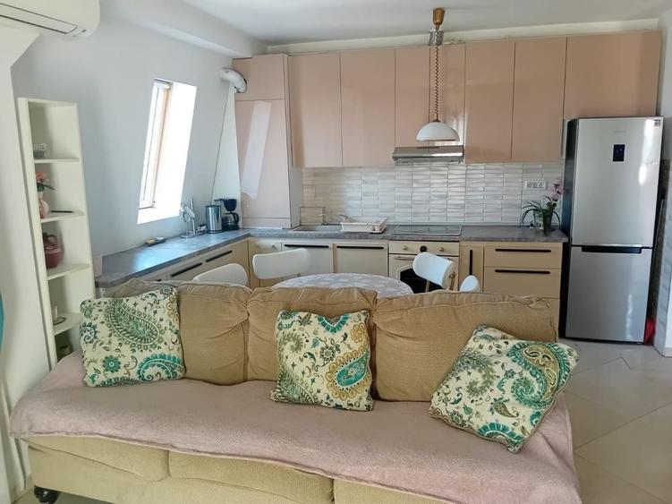 Apartament cu 3 camere decomandat în Torontalului