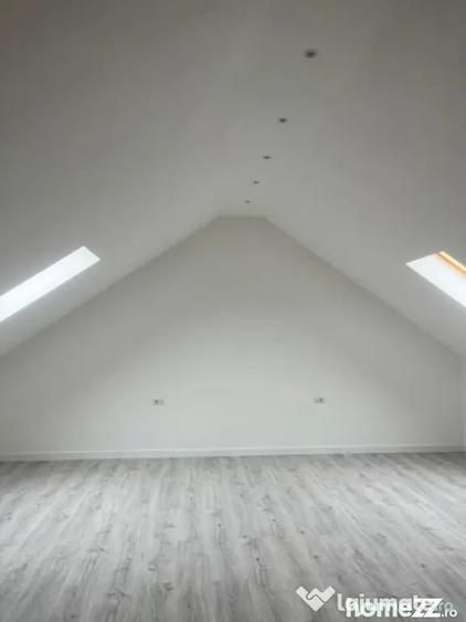 Casă cu 4 camere cu Teren 200 Mp în Central