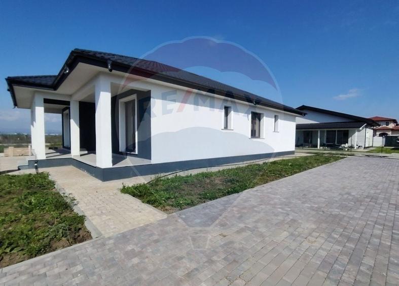 Casă cu 4 camere cu Teren 500 Mp în Vânători