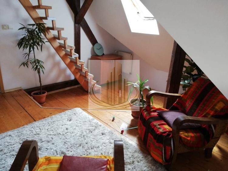 Apartament cu 4 camere decomandat în Central
