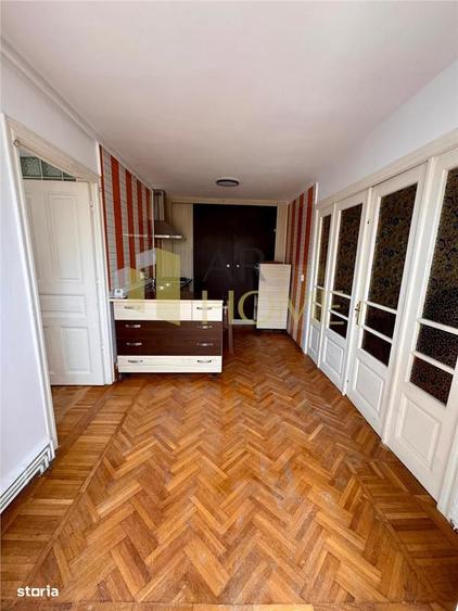 Casă cu 3 camere cu Teren 300 Mp în Central