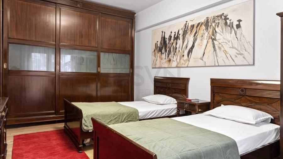 Apartament cu 3 camere semidecomandat, mobilat în Arcul de Triumf