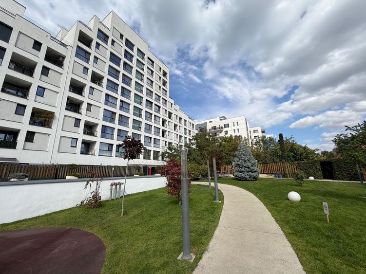 Apartament cu 3 camere, mobilat în Iancu Nicolae
