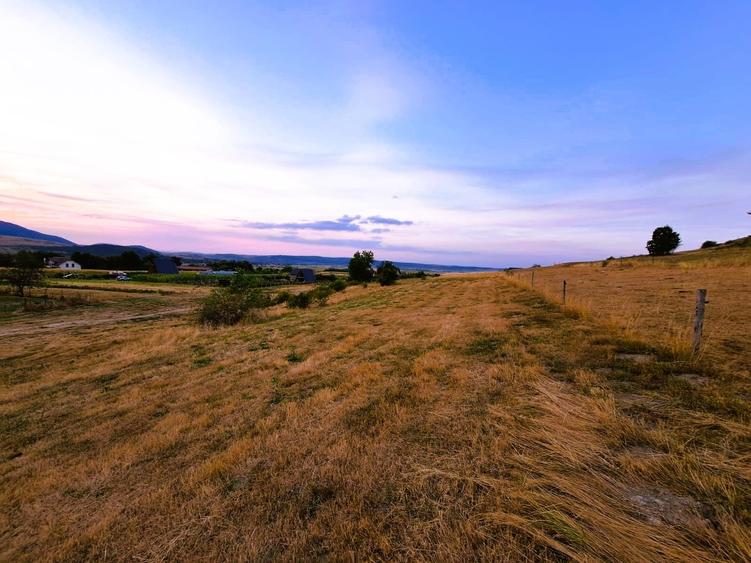 Teren extravilan de 1257 mp, în Gura Râului