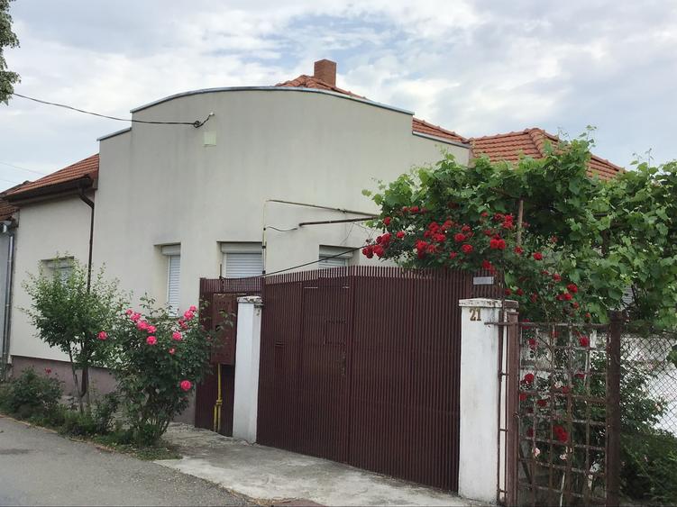 Casă cu 4 camere în Mureșel