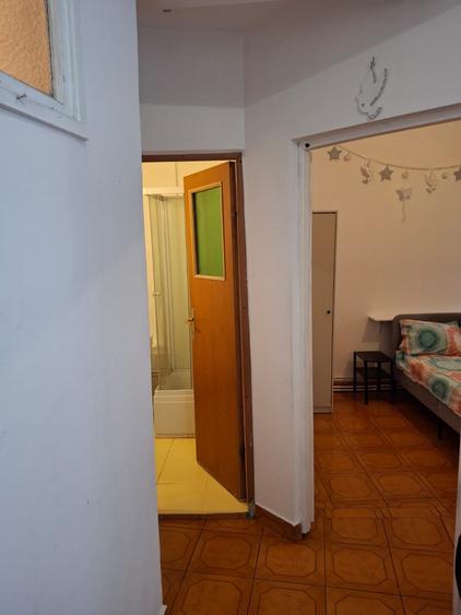 Apartament cu 2 camere semidecomandat, mobilat în Gara de Nord