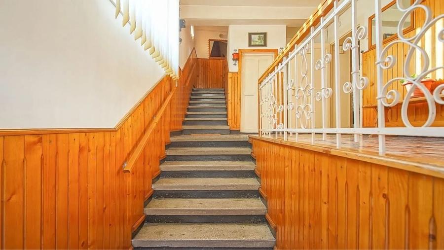 Casă cu 4 camere în Centrul Civic