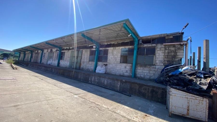 Spațiu industrial, de 4,076 mp, în Central