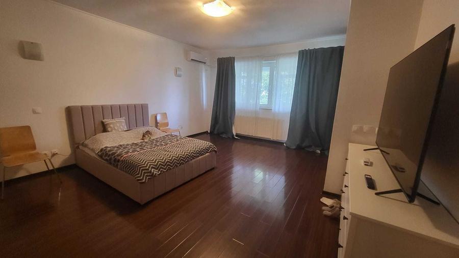 Apartament cu 3 camere decomandat în Străulești