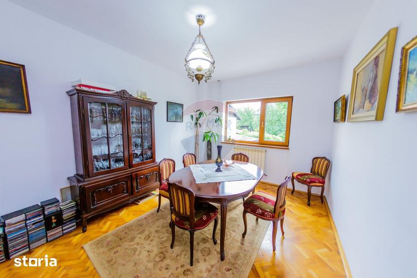 Casă cu 5 camere cu Teren 660 Mp în Central