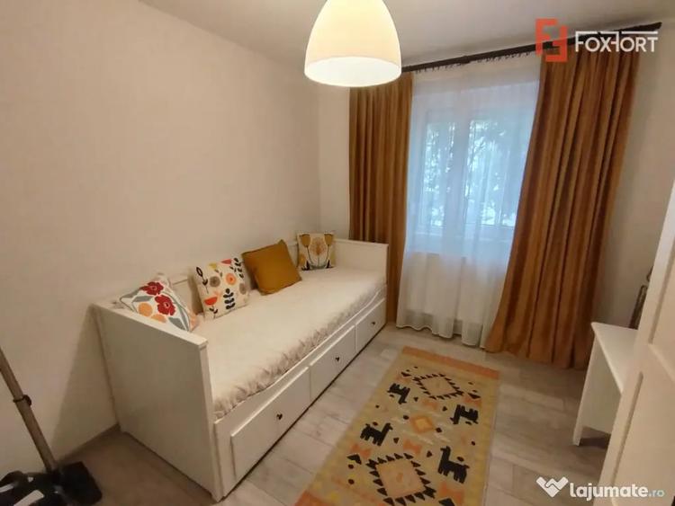 Apartament cu 3 camere decomandat în P-ța Doina