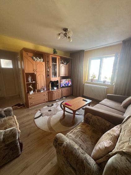 Apartament cu 2 camere semidecomandat în Rahova