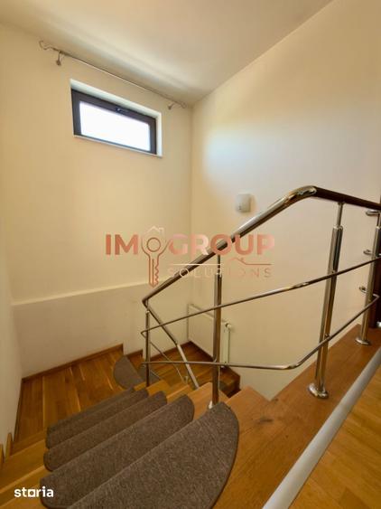 Casă cu 6 camere cu Teren 800 Mp în Valea Lupului