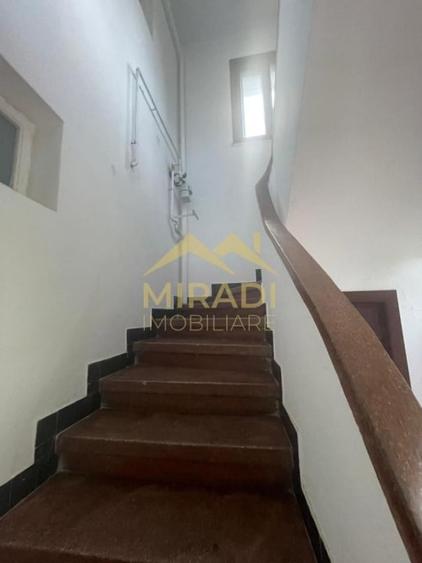 Apartament cu 4 camere în Aviatorilor