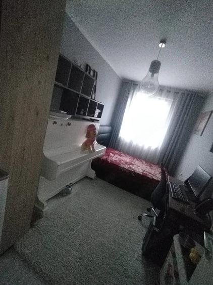 Apartament cu 3 camere decomandat în Tărnicioara