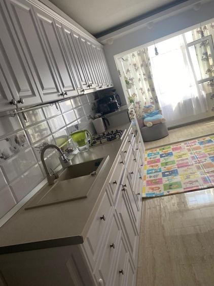 Apartament cu 4 camere decomandat în Central