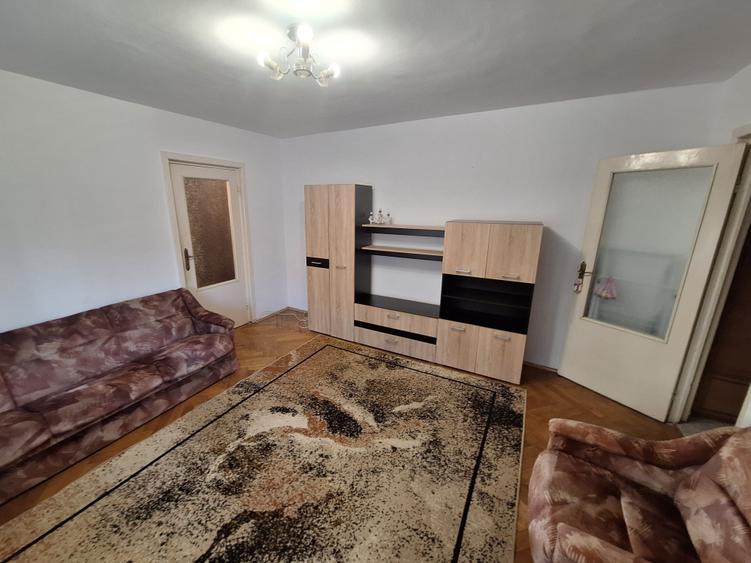 Apartament cu 2 camere semidecomandat în Complex Studențesc