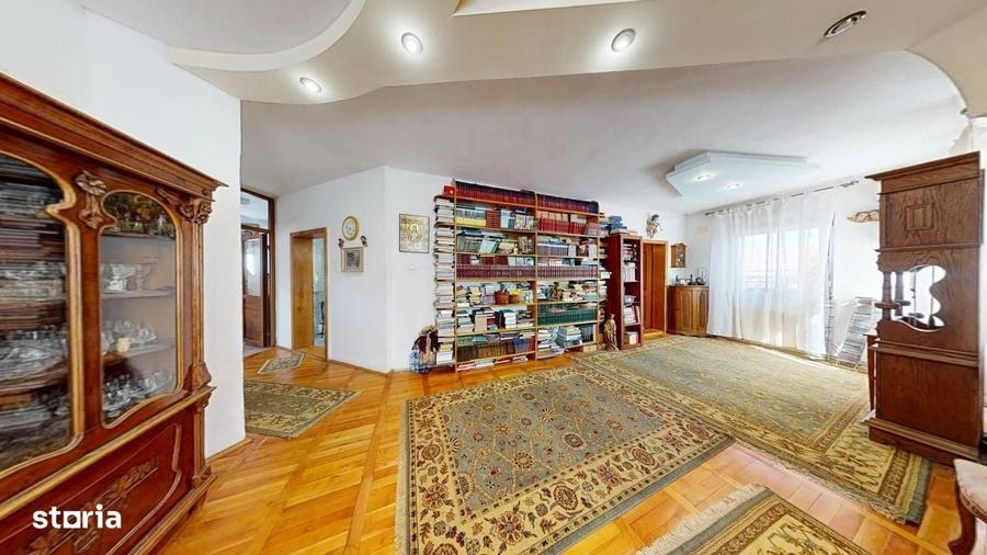 Casă cu 4 camere în Trei Stejari