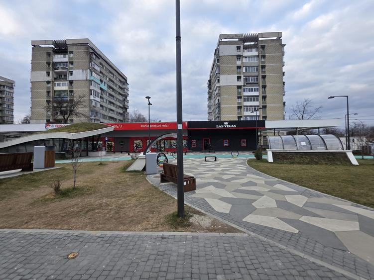 Spațiu Comercial de Închiriat/Vânzare - 1