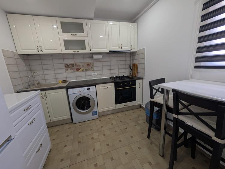 Apartament cu 2 camere semidecomandat în Victoriei