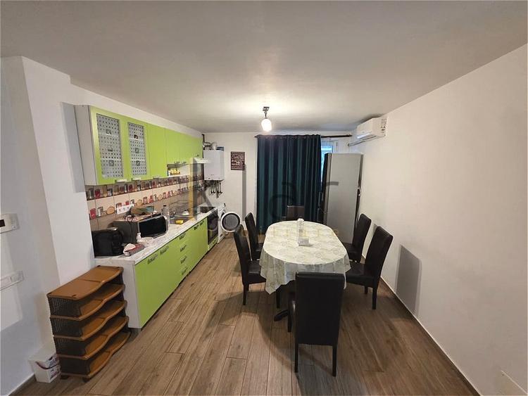 Apartament cu 2 camere semidecomandat, mobilat în Florești