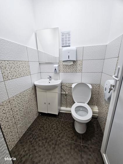 Spațiu comercial, de 90 mp, în Central