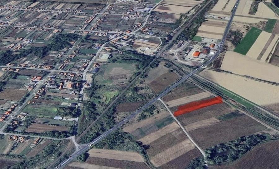 Teren de 3700 mp, în Gavojdia