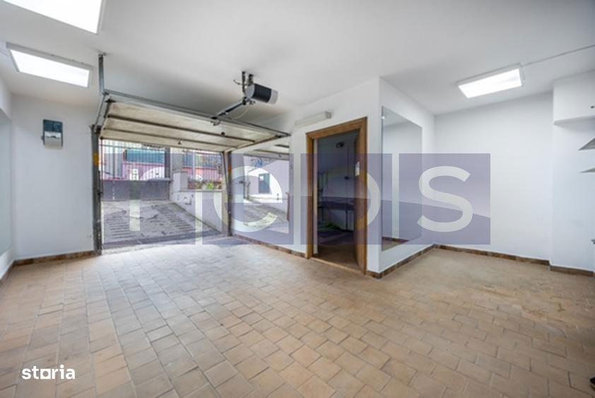Casă cu 5 camere cu Teren 270 Mp în Grivița