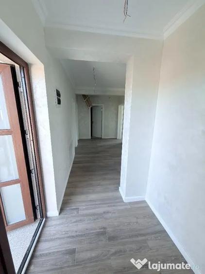 Casă cu 3 camere cu Teren 300 Mp în Central