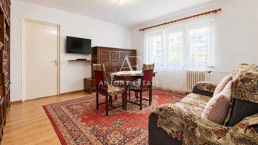 Apartament cu 3 camere semidecomandat în Cantemir