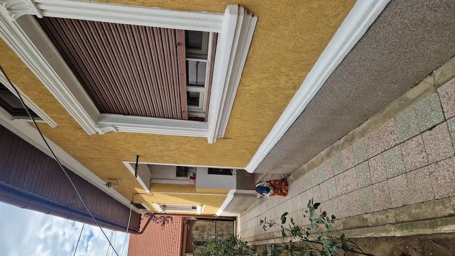 Casă cu Teren 300 Mp în Central