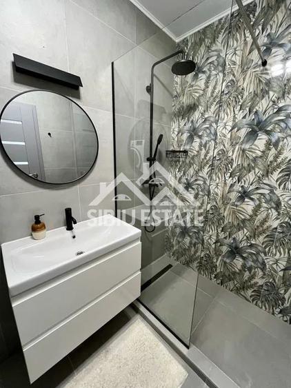 Apartament cu 3 camere semidecomandat, mobilat în Turnișor