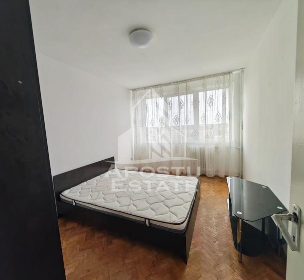 Apartament cu 2 camere semidecomandat în Cetății