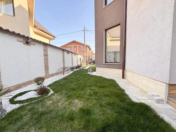 Casă cu 2 camere cu Teren 300 Mp în Sânmartin