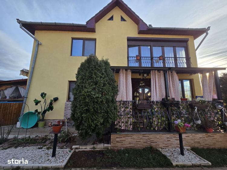 Casă cu 5 camere cu Teren 443 Mp în Central