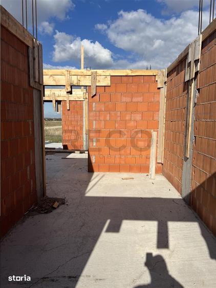Apartament cu 3 camere decomandat în Sântandrei