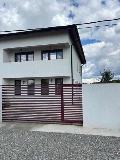 Casă cu 4 camere cu Teren 301 Mp în Corbeanca