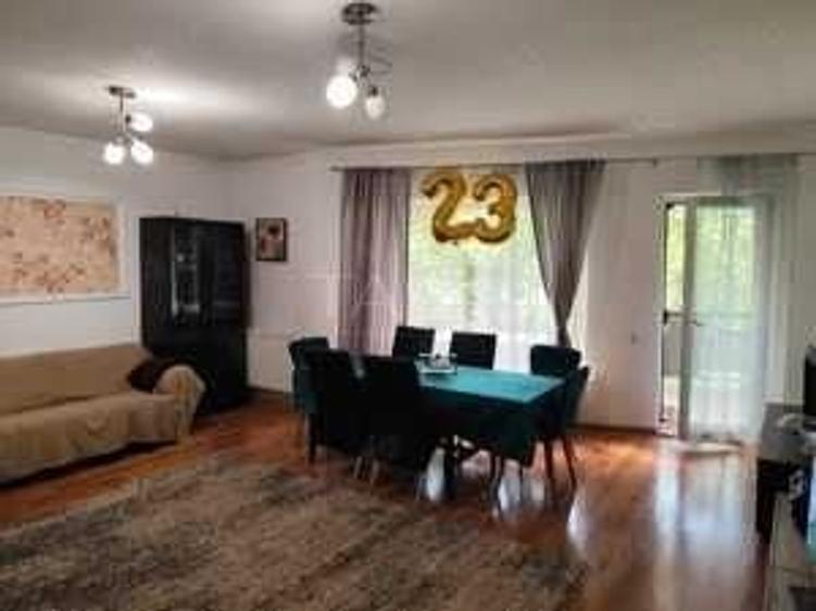 Casă individuală cu 7 camere cu Canalizare în Gruia