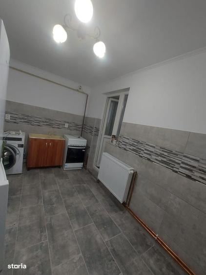 Apartament cu 3 camere decomandat în Micro 6