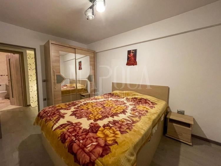 Apartament cu 4 camere semidecomandat în Florești