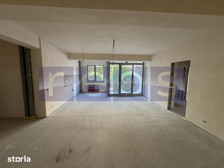 Apartament cu 3 camere în Ștefan cel Mare