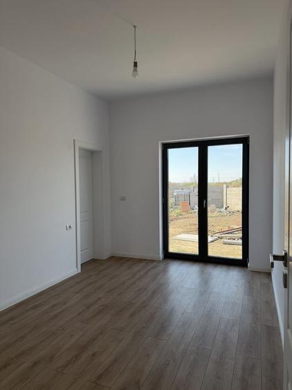 Casă cu 4 camere în Vladimirescu