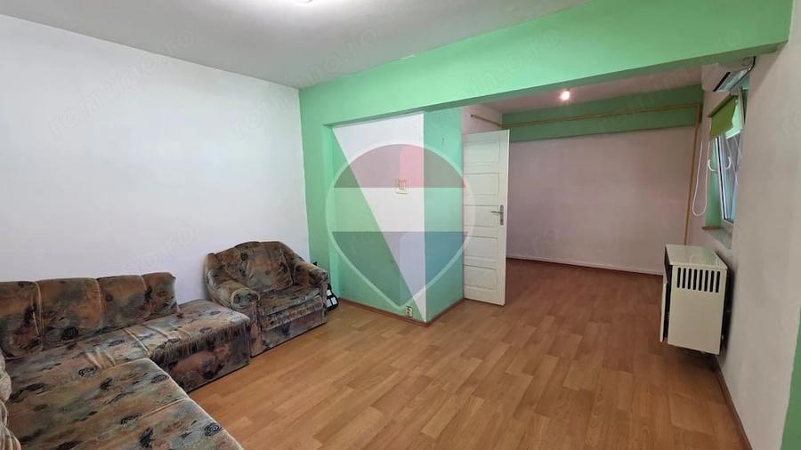 Apartament cu 4 camere decomandat în Vitrometan