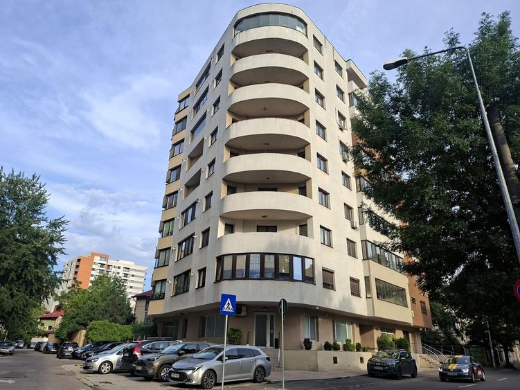 Apartament decomandat în Sud