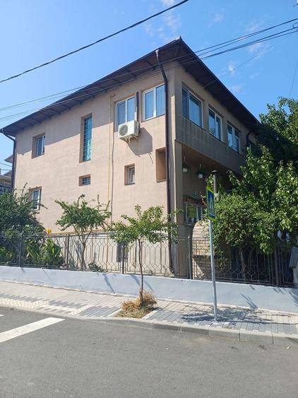 TECHIRGHIOL, CENTRAL, VILA  D+P+1, DESCHIDERE PE COLT, 5 CAMERE, 5 BAI - 34