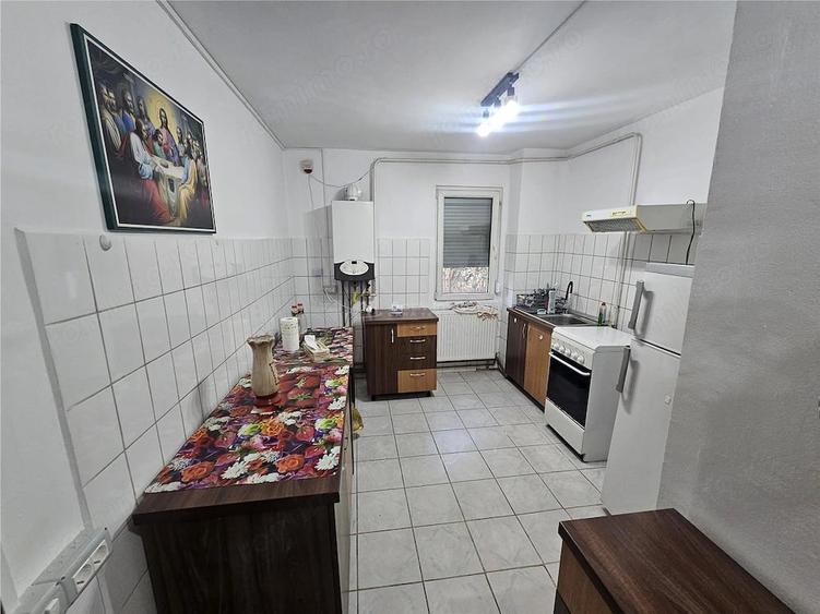 Apartament cu 2 camere semidecomandat în Cuptoare (Reșița)