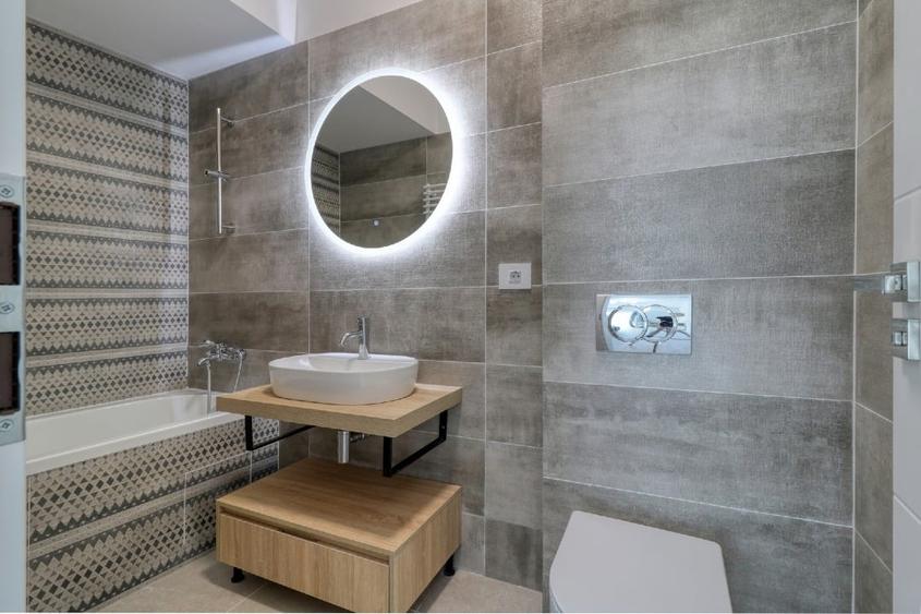 Apartament cu 3 camere decomandat, mobilat în Decebal